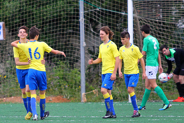 El Balón Cadete B goleó al CD Rota / Trekant Media