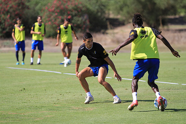 Tomás durante un entrenamiento del Cádiz CF / Trekant Media