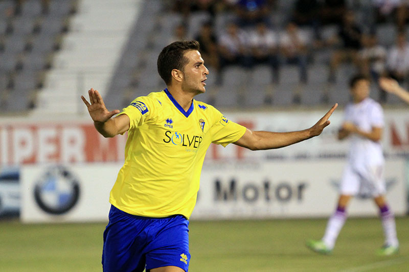 Juan Villar celebra el gol con el Cádiz CF en Jaén / Trekant Media