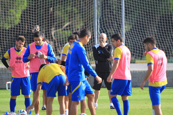 El Cádiz entrenará mañana sábado / Trekant Media