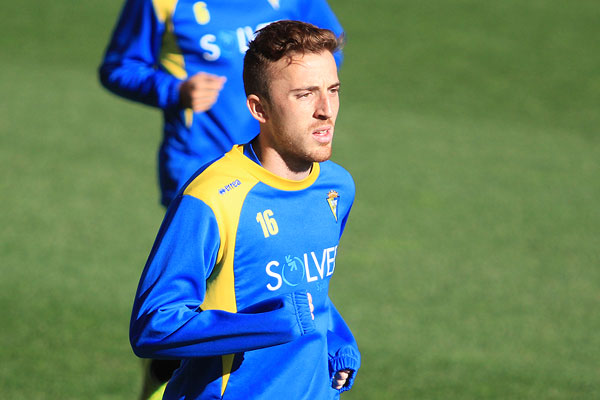 Juanan entrenando con el Cádiz CF / Trekant Media