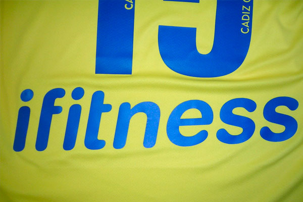 Patrocinador 'iFitness' en la camiseta del Cádiz CF / cadizcf.com