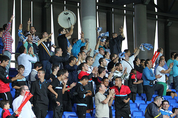 Aficionados en el estadio de Lucena, en Segunda División B / Trekant Media