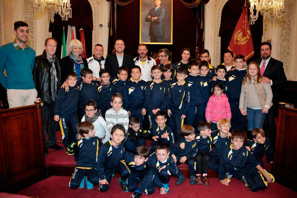 Recepción oficial de la EMF Michael Robinson en el Ayuntamiento de Cádiz / Ayuntamiento de Cádiz