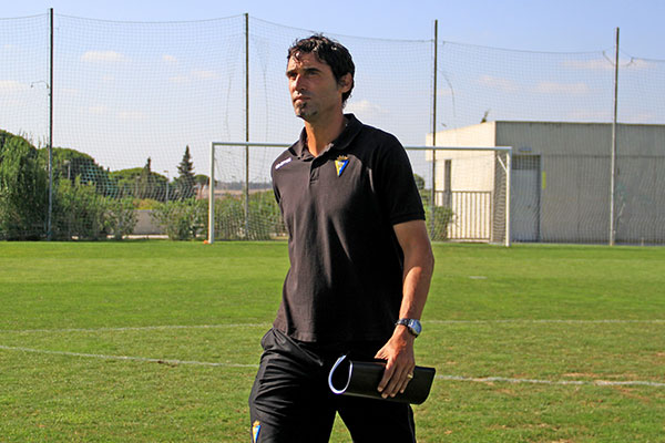 Fernando Niño, entrenador del Cádiz B / Trekant Media