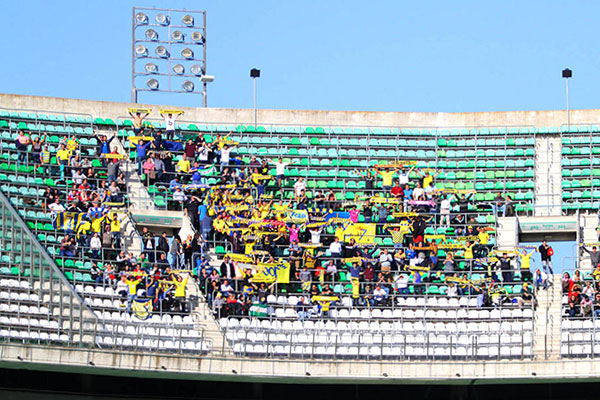 Aficionados cadistas en el estadio Benito Villamarín del Real Betis Balompié / Trekant Media