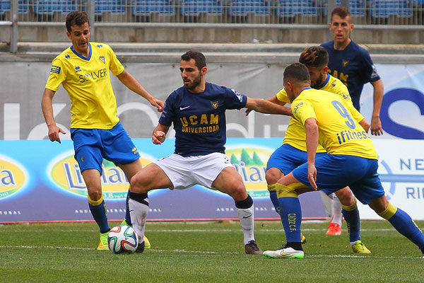 Cádiz CF - UCAM Murcia CF en el Ramón de Carranza / Trekant Media