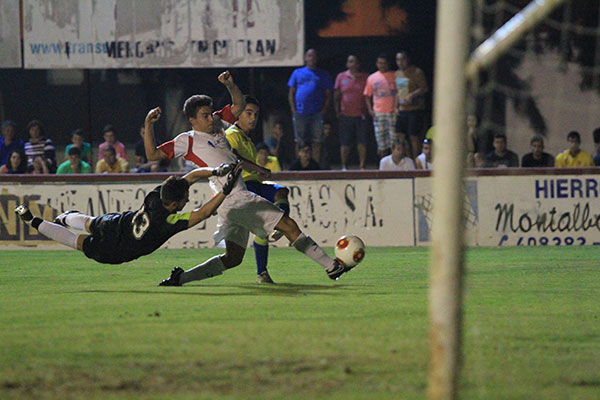 Tomás marcó su primer gol con el Cádiz CF / Trekant Media