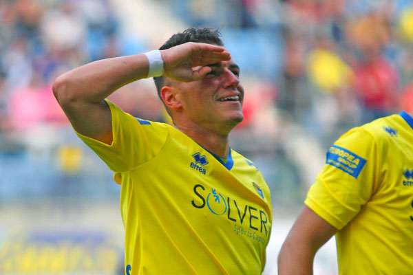 Airam Cabrera celebra un gol con el Cádiz CF / Trekant Media