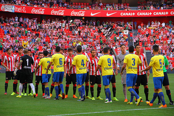 Bilbao Athletic y Cádiz CF se saludan en San Mamés / Trekant Media