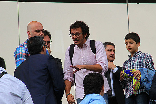 José María González Santos 'Kichi', alcalde de Cádiz, en el palco del Ramón de Carranza / Trekant Media