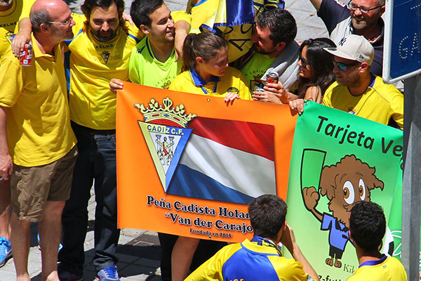 La Peña Cadista Holandesa 'Van der Carajo', en Cádiz / Trekant Media