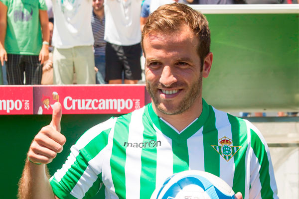 Van der Vaart en su presentación como nuevo jugador del Real Betis Balompié / realbetisbalompie.es