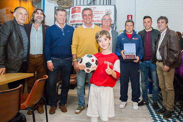 Presentación del Arsenal Soccer School / Trekant Media