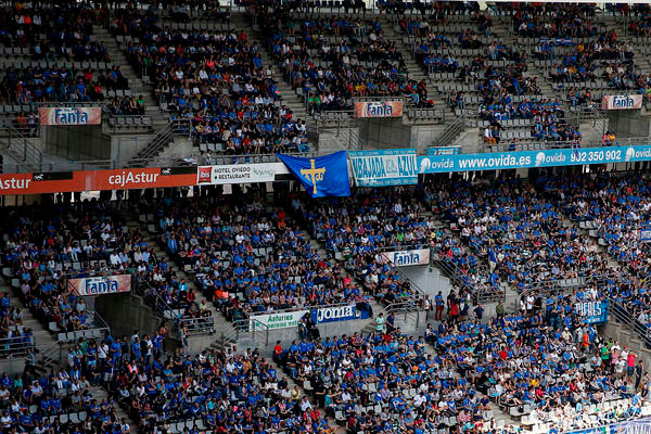 Afición del Real Oviedo en el Carlos Tartiere / realoviedo.es