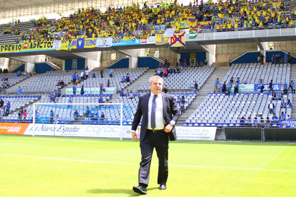 Manuel Vizcaíno, en el estadio Carlos Tartiere / Trekant Media