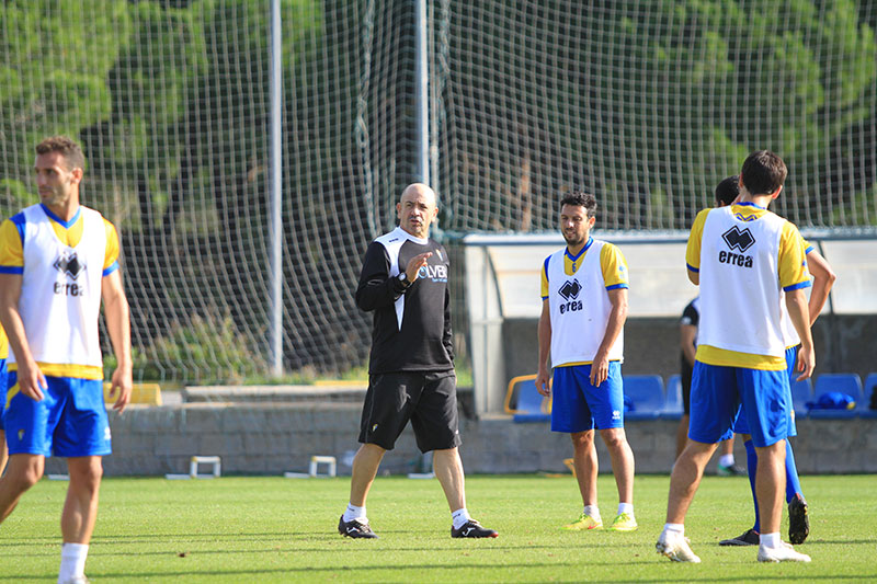 Claudio Barragán en su primere entrenamiento con el Cádiz CF / Trekant Media