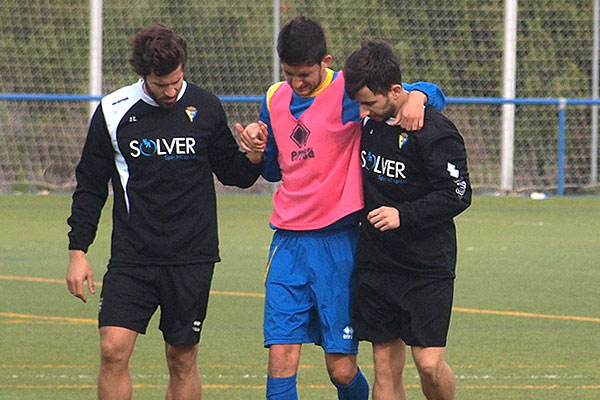 Fran Machado ayer tras la lesión / foto: Universidad de Cádiz