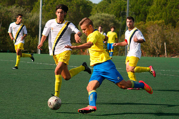 El Balón de Cádiz CF Juvenil ganó al CMD San Juan / lacanteracadiz.com