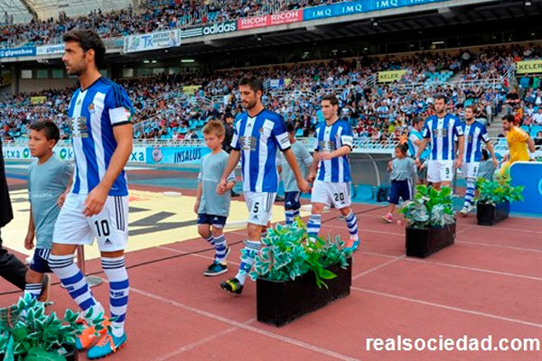 La Real Sociedad en su estadio de Anoeta / realsociedad.com