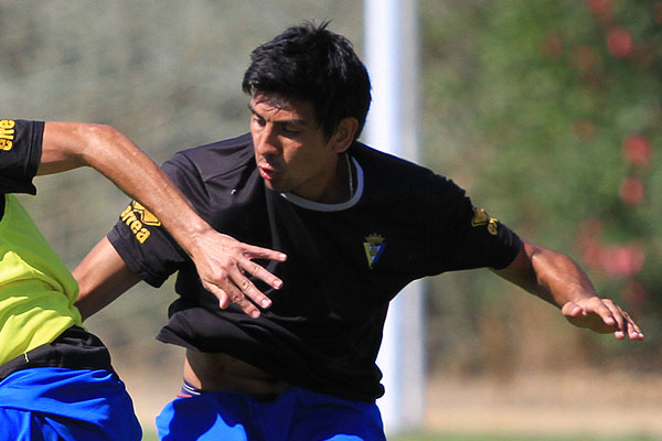 Gerardo Navarrete, en un entrenamiento con el Cádiz CF / Trekant Media