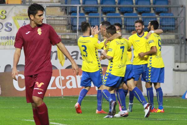 Gol del Cádiz CF ante el FC Jumilla en el estadio Ramón de Carranza / Trekant Media