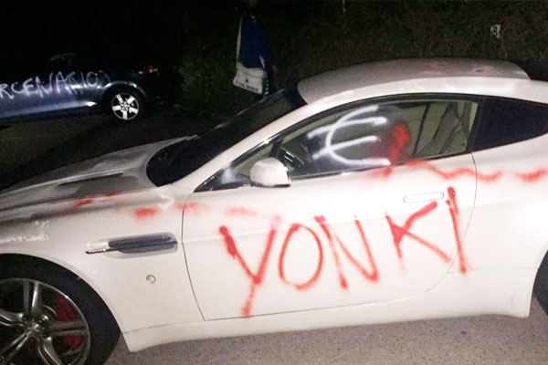 Pintadas en los coches de los jugadores del Cádiz CF / Cedida