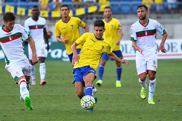 Alberto Quintana, ante el Granada CF con el Cádiz CF / Trekant Media