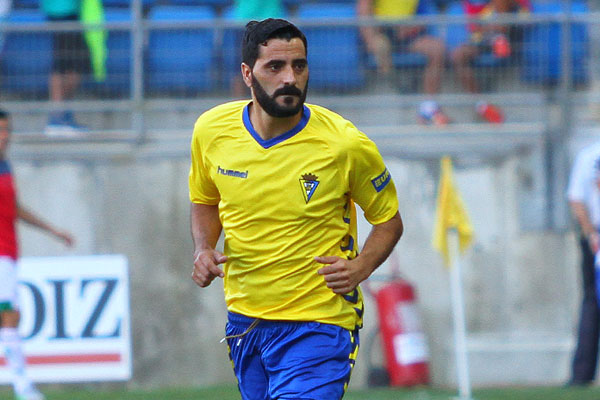 Dani Güiza jugando con el Cádiz CF en el estadio Ramón de Carranza / Trekant Media