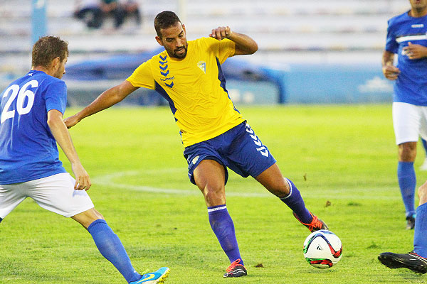 Canario, con el Cádiz CF en el amistoso frente al San Fernando CD / Trekant Media