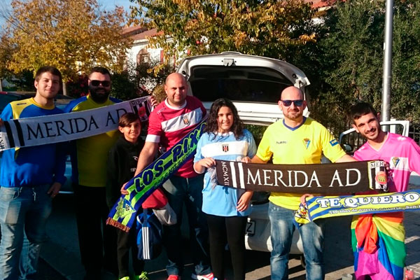 Aficionados del Mérida AD y del Cádiz CF / David Jesús Morán