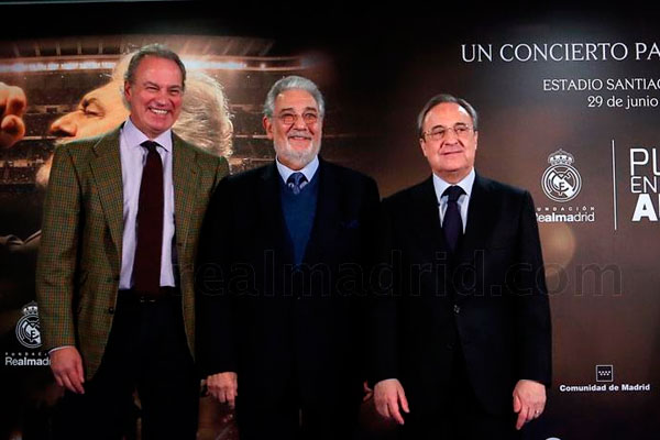 Plácido Domingo junto a Bertín Osborne y Florentino Pérez / realmadrid.com