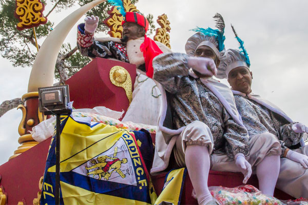 El Rey Baltasar, en la Cabalgata de Reyes Magos de Cádiz 2016