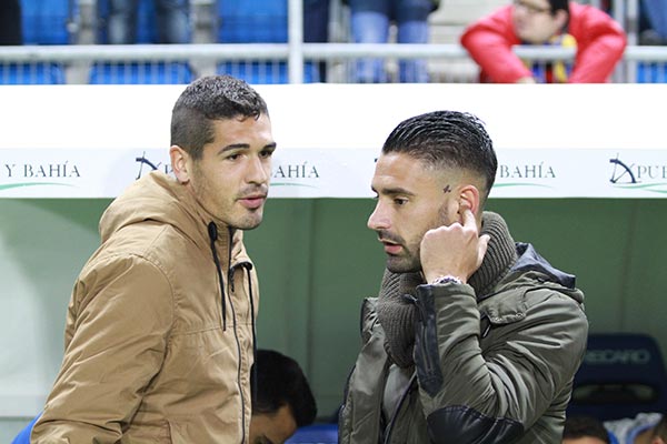 Garrido y Kike Márquez conversan antes de un partido / Trekant Media