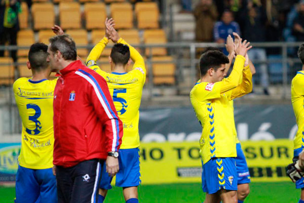 El Cádiz remontó un resultado adverso ayer ante el Recre / Trekant Media