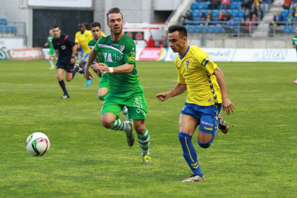 Álvaro García, ante el Linares Deportivo. / Trekant Media