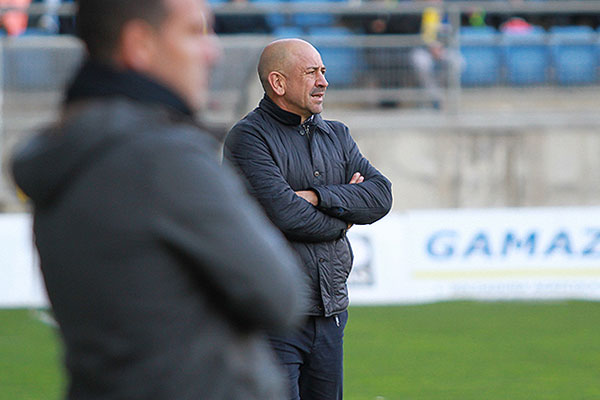 Claudio Barragán, en el banquillo del Cádiz CF / Trekant Media