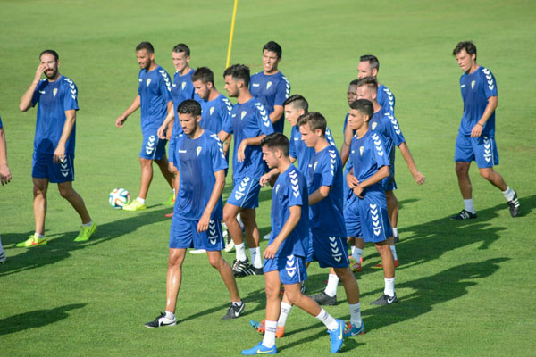 Primer entrenamiento del Cádiz CF 2015-2016 / Marcos Piñero