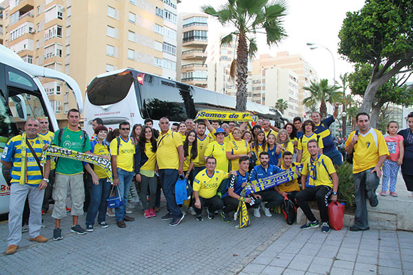 Aficionados cadistas antes de desplazarse a Santander / Trekant Media