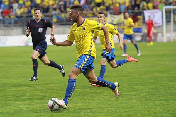 Lolo Plá, ante el Racing de Santander / Trekant Media