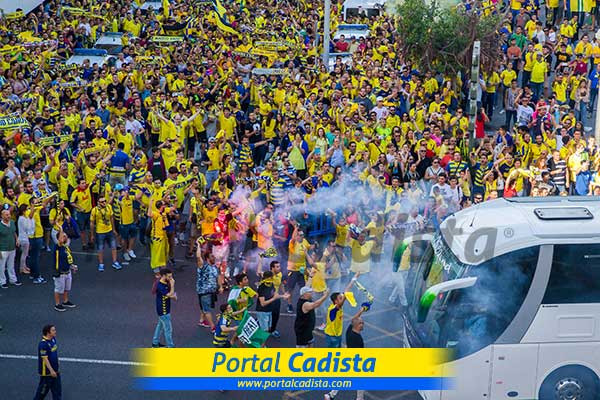 Recibimiento del Cádiz CF ante el Racing de Ferrol / Trekant Media