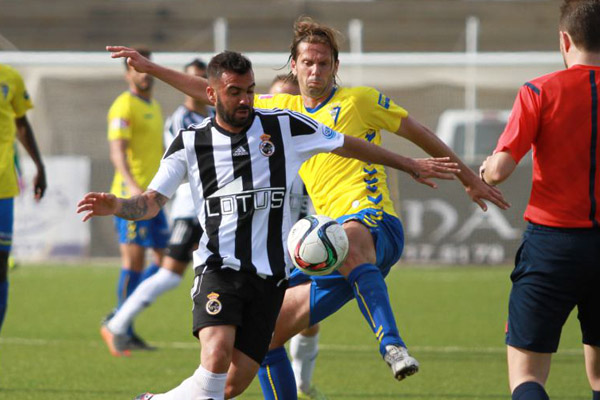 David Sánchez en un lance del partido. / Trekant Media