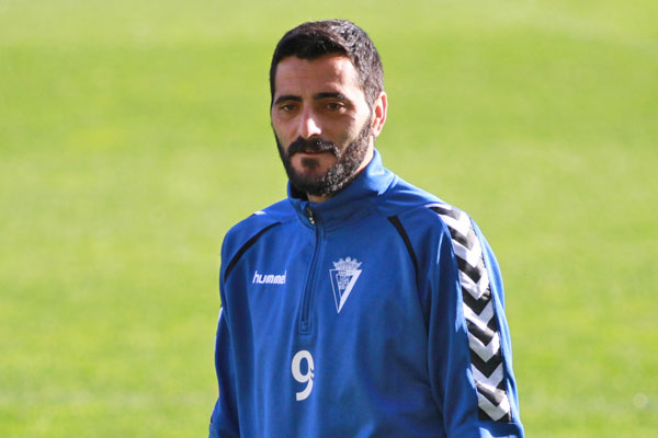 Dani Güiza, en un entrenamiento con el Cádiz CF / Trekant Media