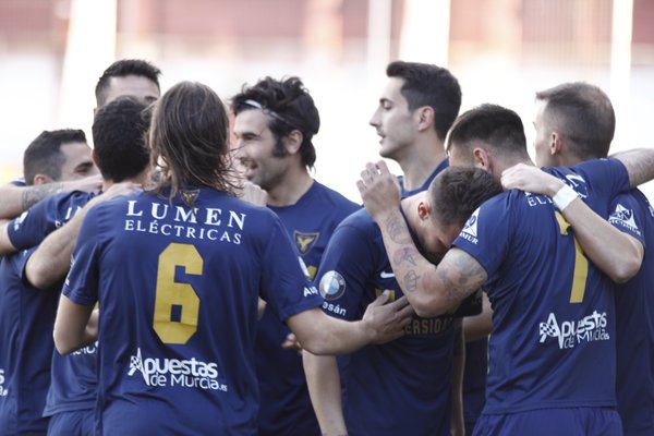 Jugadores del UCAM celebrando un gol. / UCAM Murcia CF