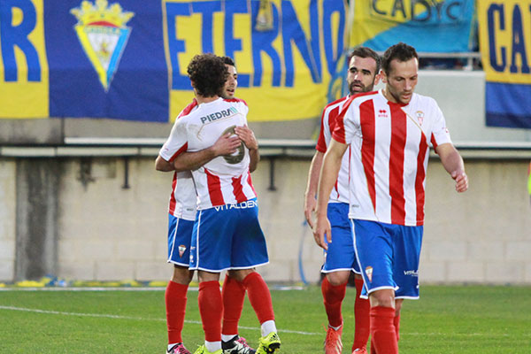 El Algeciras CF celebra un gol ante el Cádiz CF en liga / Trekant Media