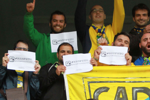 Aficionados cadistas en Carranza. / Trekant Media