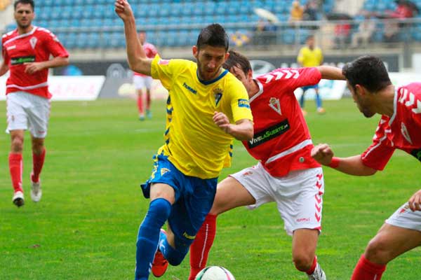 Cádiz y Murcia dos equipos que se enfrentan a cuarto y primero este domingo / Trekant Media