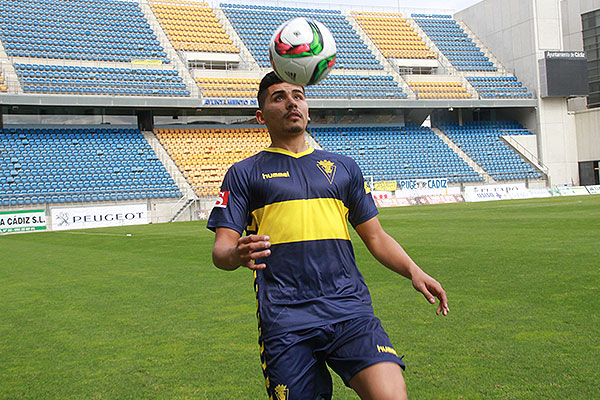 Luis Pavez en su presentación como jugador del Cádiz CF / Trekant Media