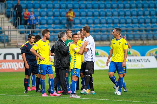 La Segunda B se queda sin equipos invictos / Trekant Media