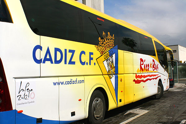 Autobús oficial del Cádiz CF / Trekant Media